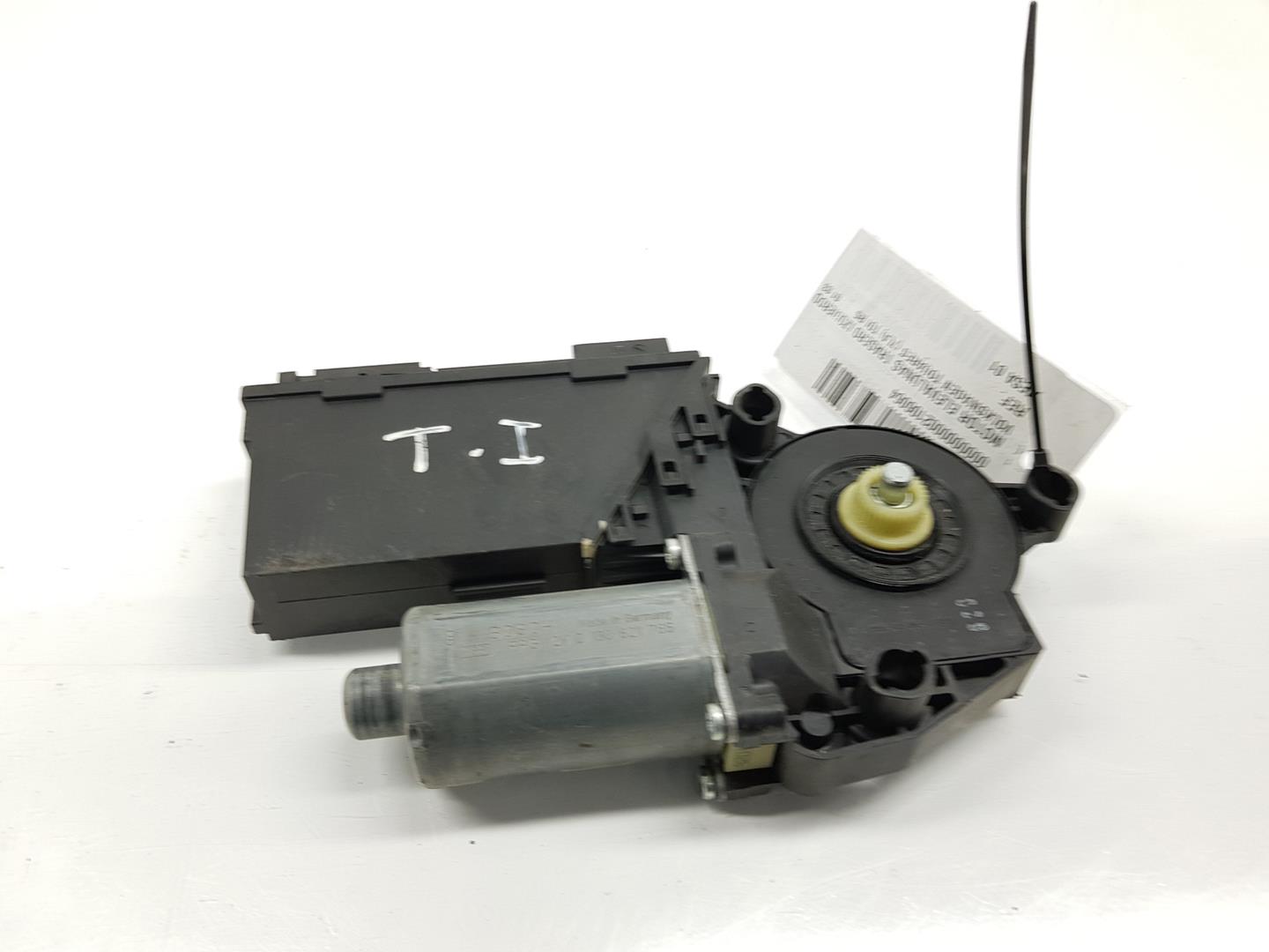 VOLKSWAGEN Touareg 1 generation (2002-2010) Rear Left Door Window Control Motor 7L0959795A,7L0959703D 24246747