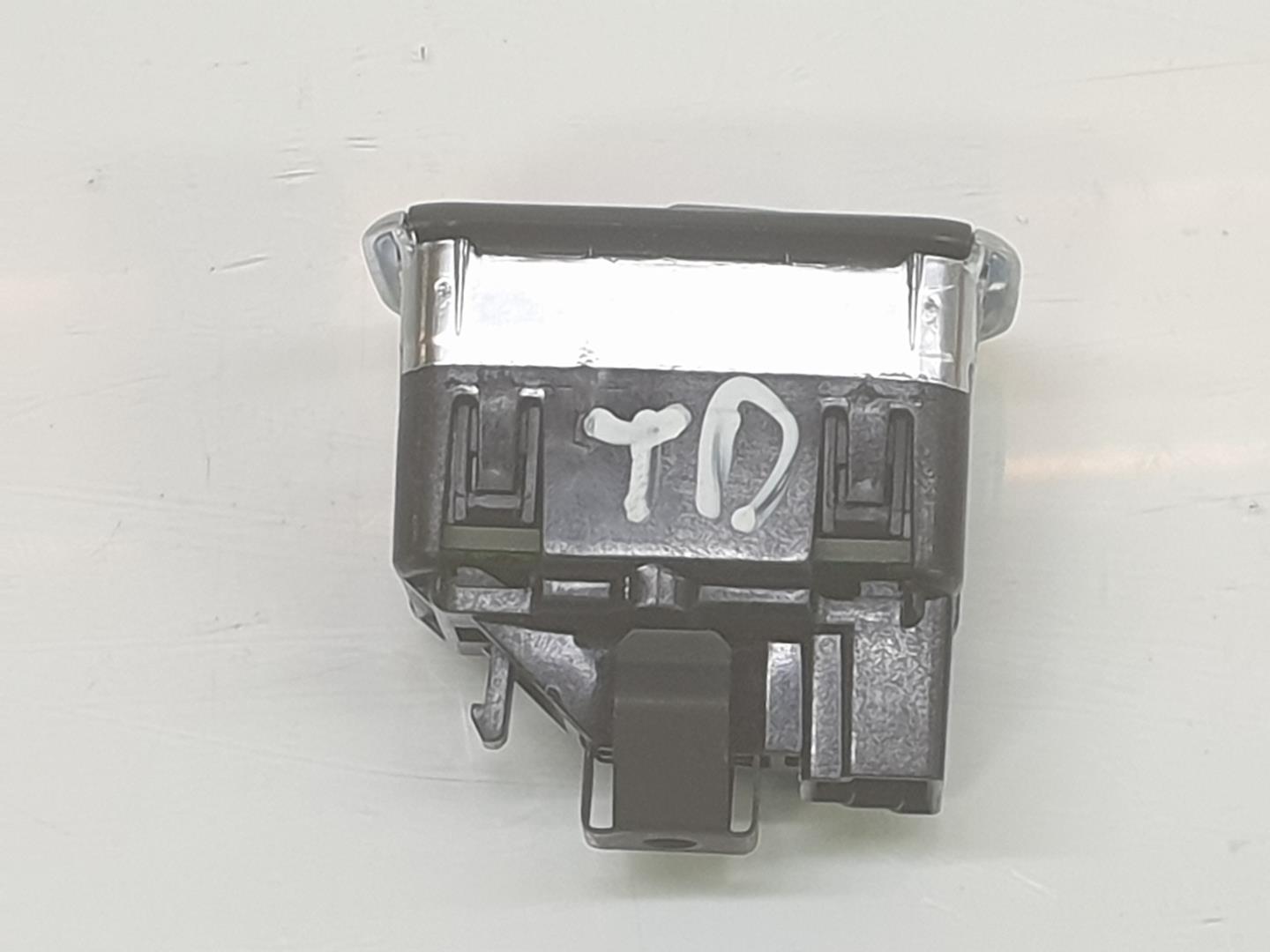 MERCEDES-BENZ A-Class W176 (2012-2018) Rear Right Door Window Control Switch A2049058102, A2049058102 19718363