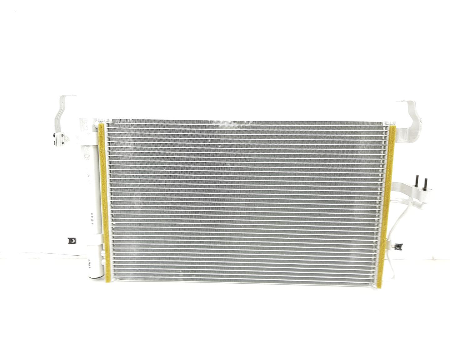 HYUNDAI Elantra XD (2000-2010) Охлаждающий радиатор 976062D000, 976062D000 24236577