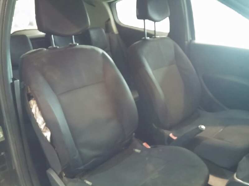 RENAULT Clio 3 generation (2005-2012) Front Left Wheel Hub 8200345944, 8200345944 19758657