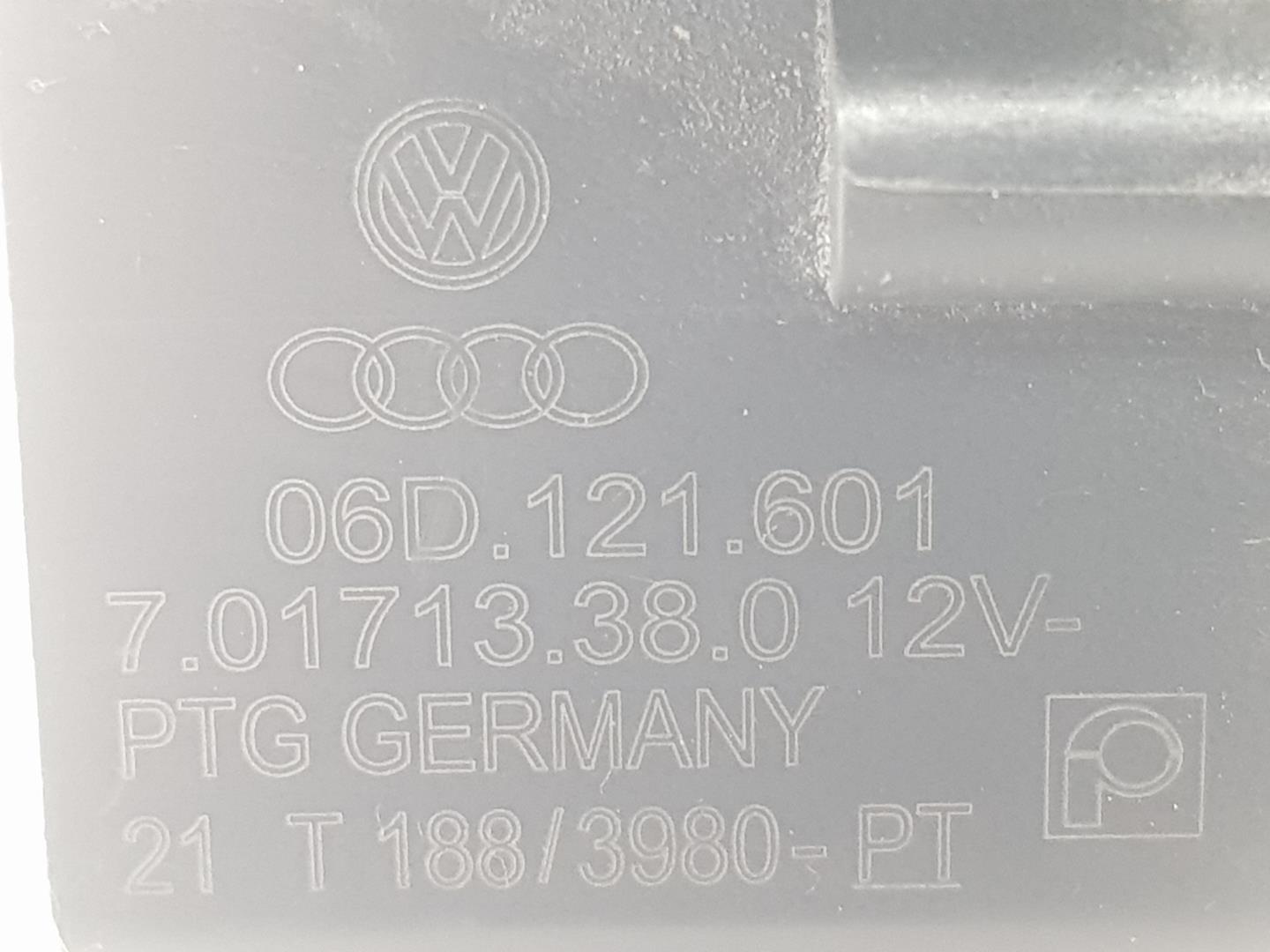 VOLKSWAGEN Crafter 1 generation (2006-2016) Vandpumpe 06D121601, 2E0965559 24252685