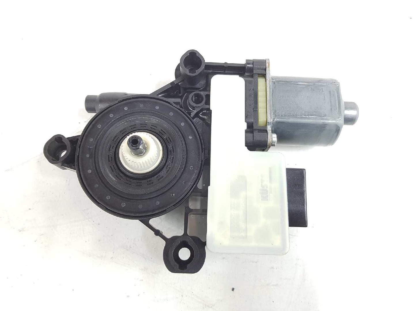 VOLKSWAGEN Golf 7 generation (2012-2024) Rear Left Door Window Control Motor 5Q0959811A, 5Q0959811A 19701225