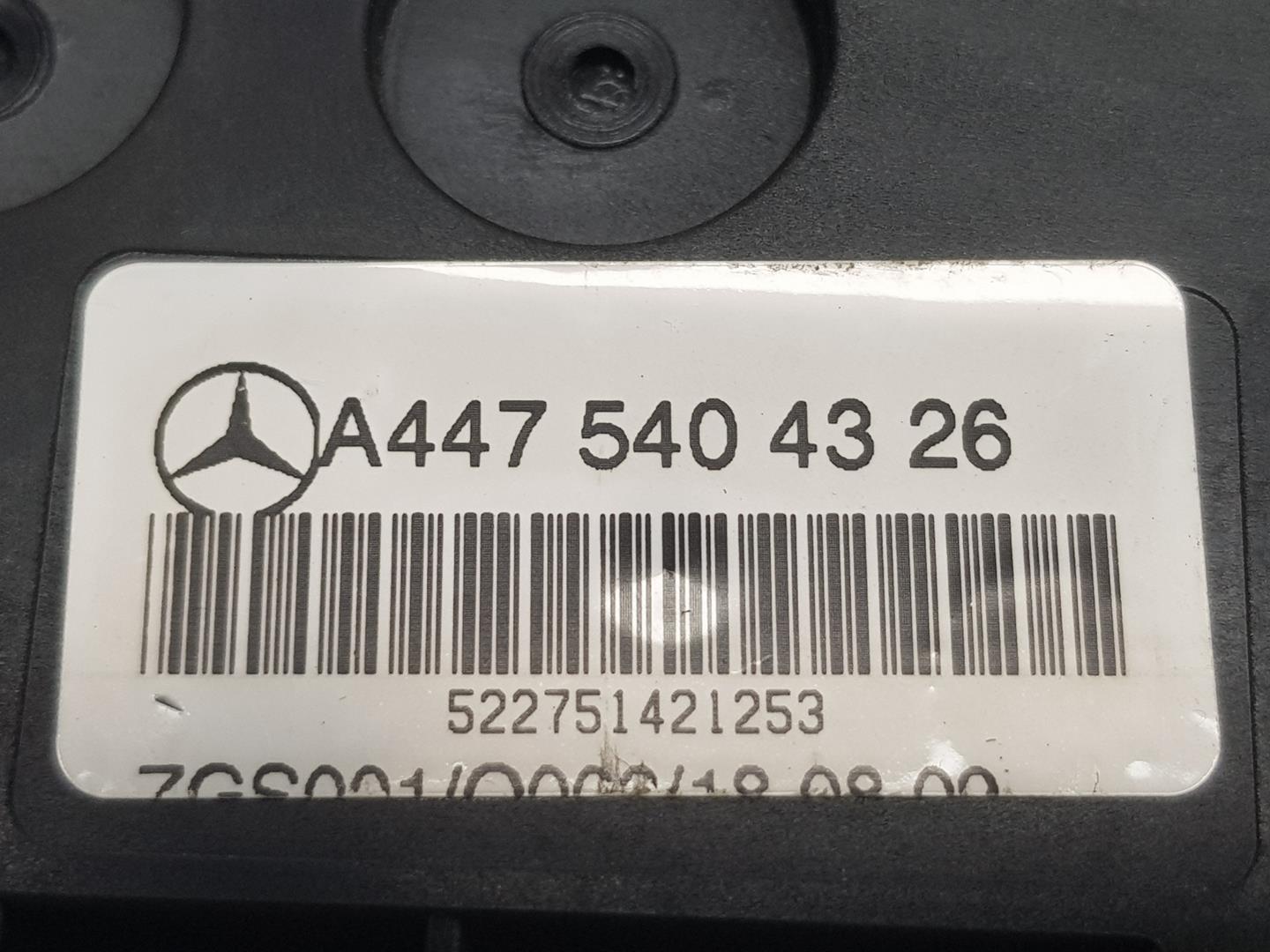 MERCEDES-BENZ Fuse Box A4475404326,A4475404326 24243218