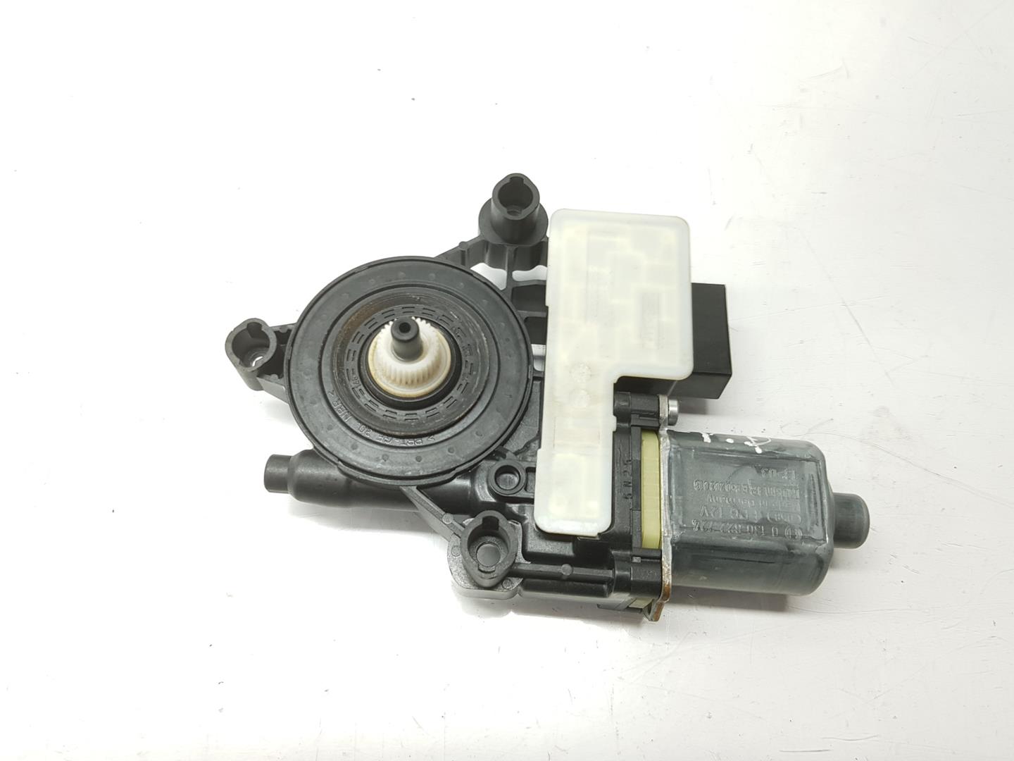 SEAT Leon 3 generation (2012-2020) Rear Right Door Window Control Motor 5Q0959812A,0130822724,SOLAMENTEELMOTOR 19787307