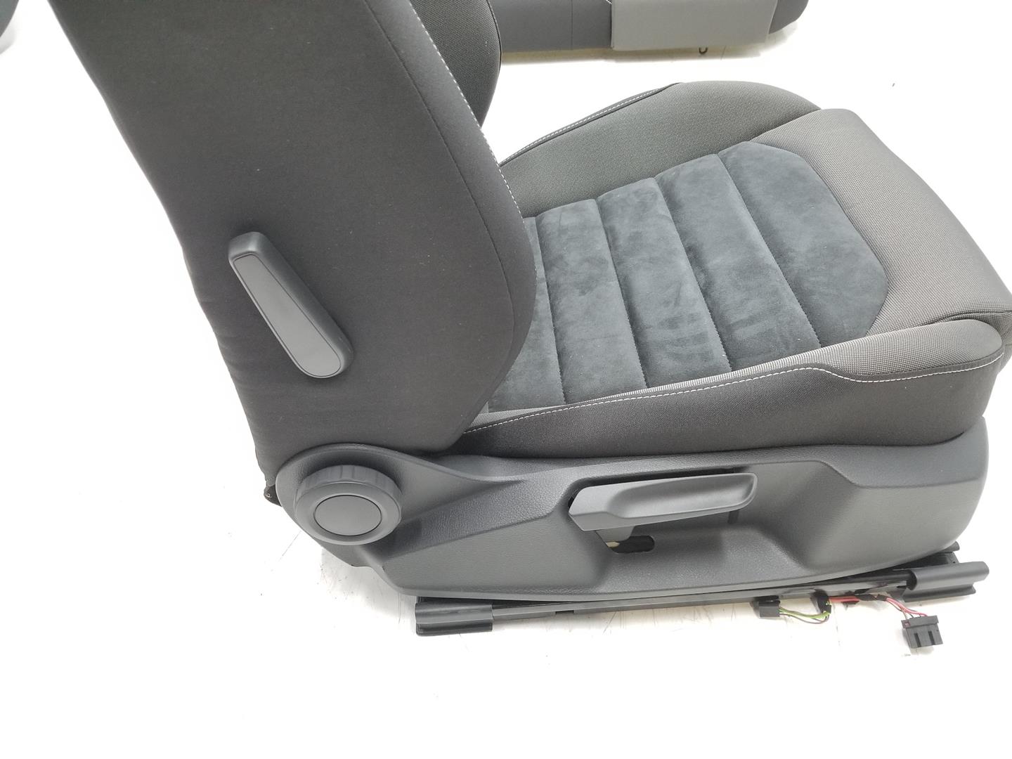 VOLKSWAGEN Variant VII TDI (2014-2024) Seats ASIENTOSTELA, ASIENTOSMANUALES, CONPANELES 19841078