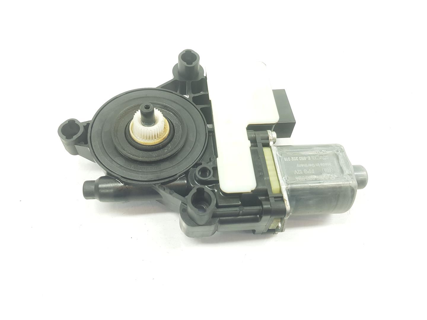 SEAT Leon 3 generation (2012-2020) Rear Right Door Window Control Motor 5Q0959812A, 5Q0959812A 24175039