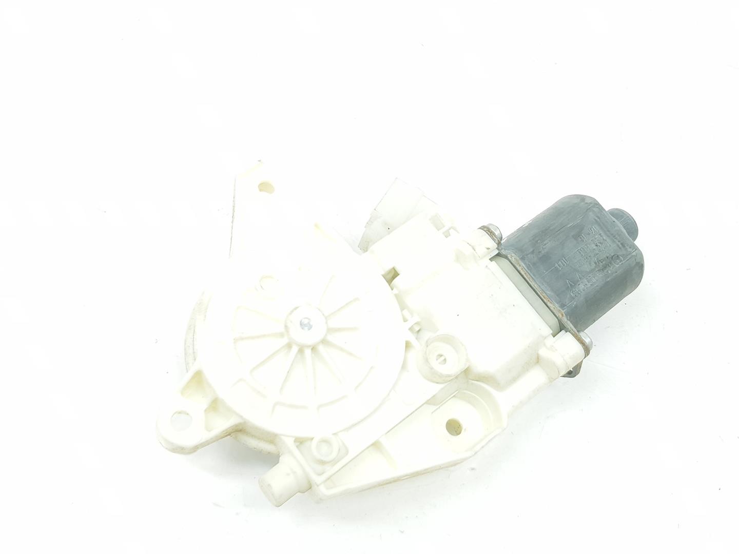 MERCEDES-BENZ A-Class W176 (2012-2018) Moteur de commande de vitre de porte avant droite A2469065200, A2469065200 24197925