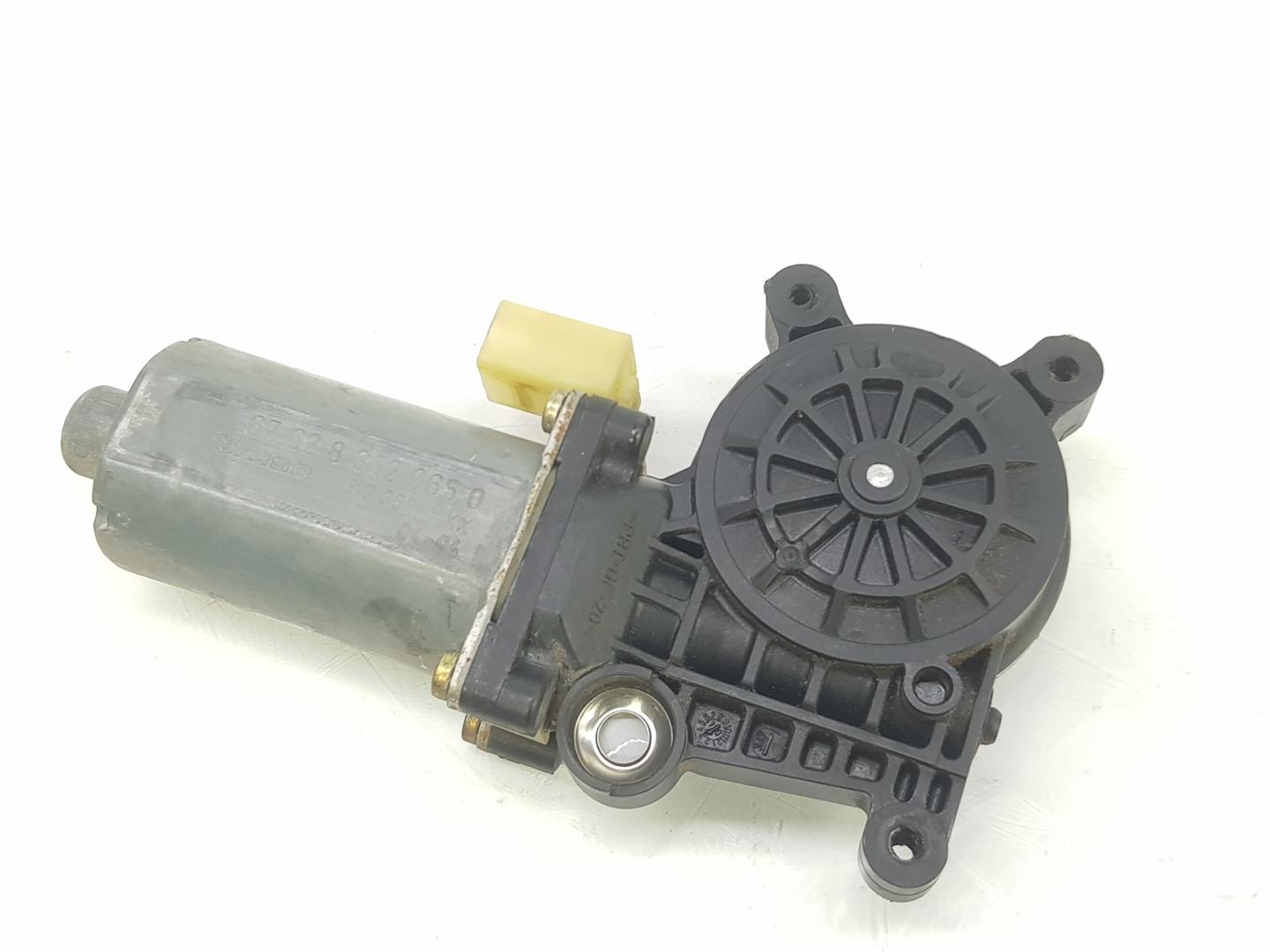 BMW 3 Series E46 (1997-2006) Moteur de commande de vitre de porte arrière droite 67628362065, 8362065, SOLOMOTOR 19799642