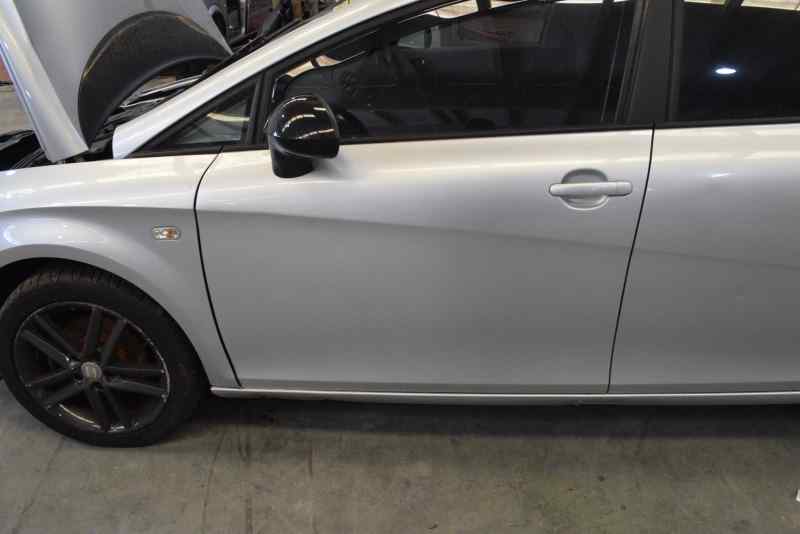 SEAT Leon 2 generation (2005-2012) Front Right Door 1P0831056A, 1P0831056A 19615767