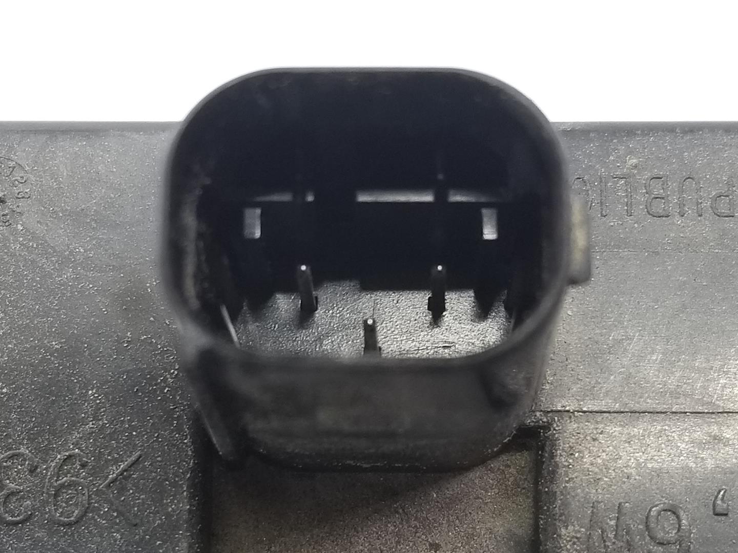 Maneta exterior porton T3DA 1886014 de Ford Focus turn. 2010-2014 95 CV - pieza usada