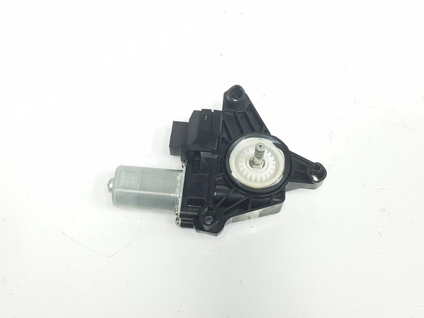 MERCEDES-BENZ A-Class W176 (2012-2018) Motor de control geam ușă  dreapta spate A2469063200, A2469063200 19718369