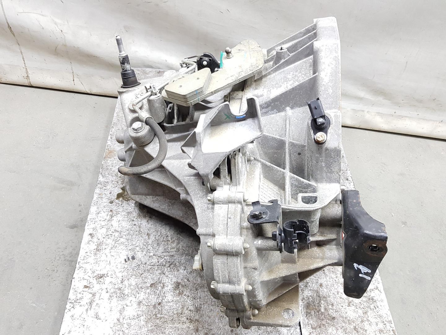 RENAULT Clio 3 generation (2005-2012) Gearbox TL4002,7701477492 24238657