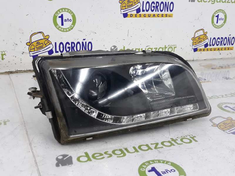 VOLVO V40 1 generation (1996-2004) Front Right Headlight 3345703, 3345703, LUZPOSICIONLED 19632612