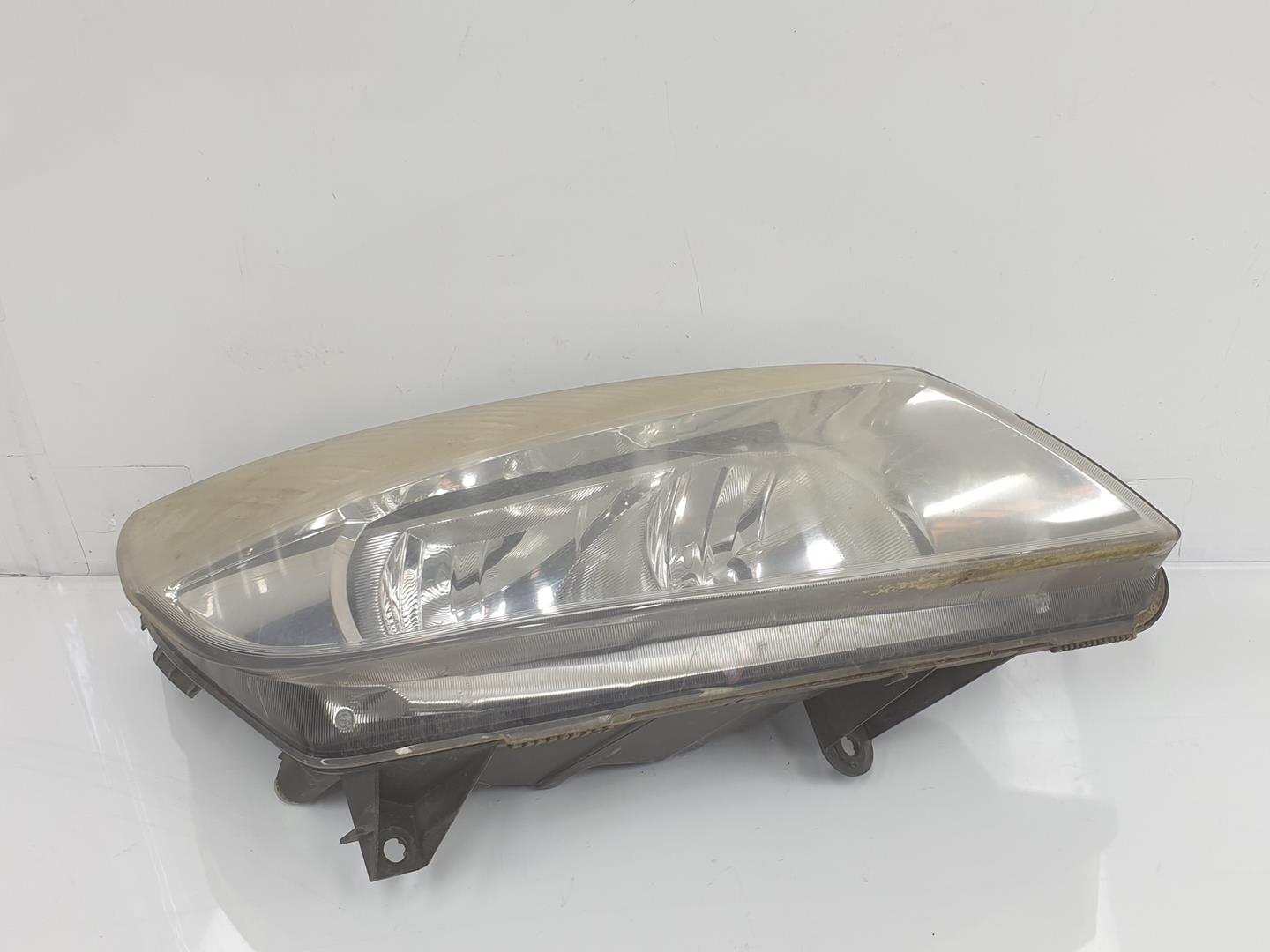 RENAULT Scenic 2 generation (2003-2010) Фара передняя правая 7701056126, 260102336R 19832765