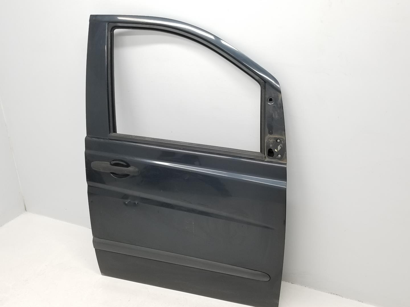 MERCEDES-BENZ Vito W639 (2003-2015) Porte avant droite A6397201105, COLORNEGRO 20414868