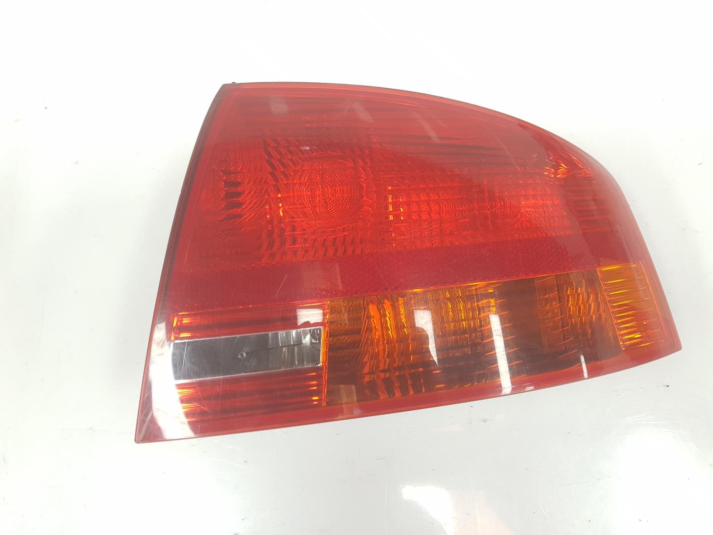 AUDI A4 B7/8E (2004-2008) Galinis dešinys žibintas 8E5945096 24146080