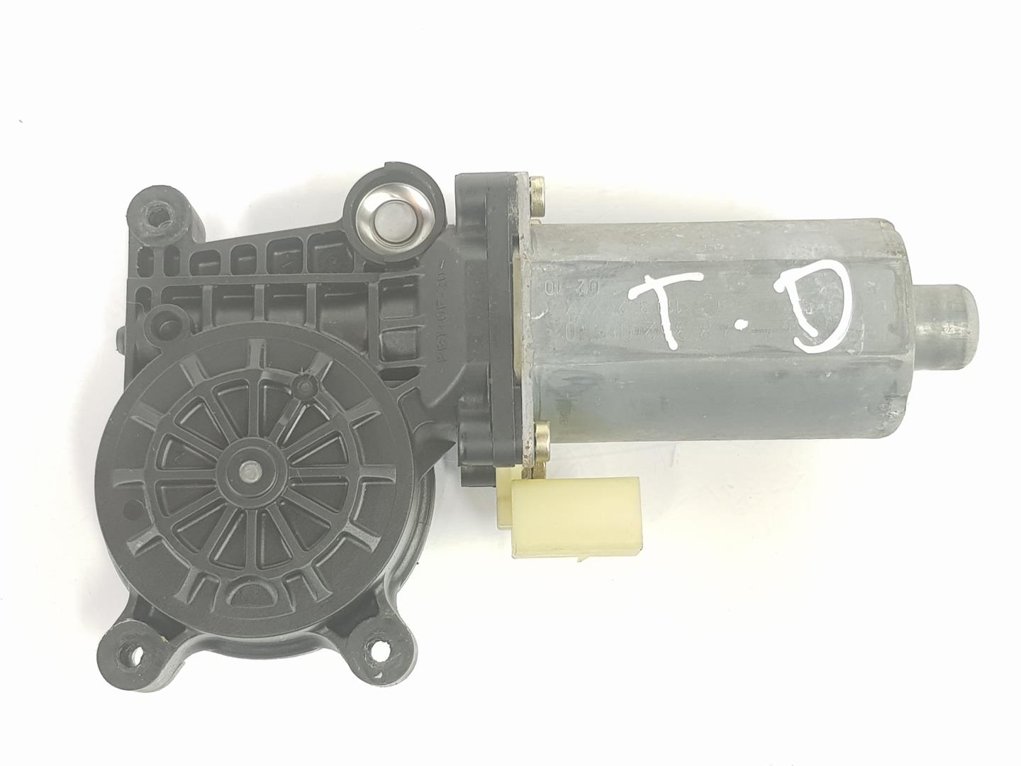 BMW 3 Series E46 (1997-2006) Rear Right Door Window Control Motor 67628362065, 8362065 20360375