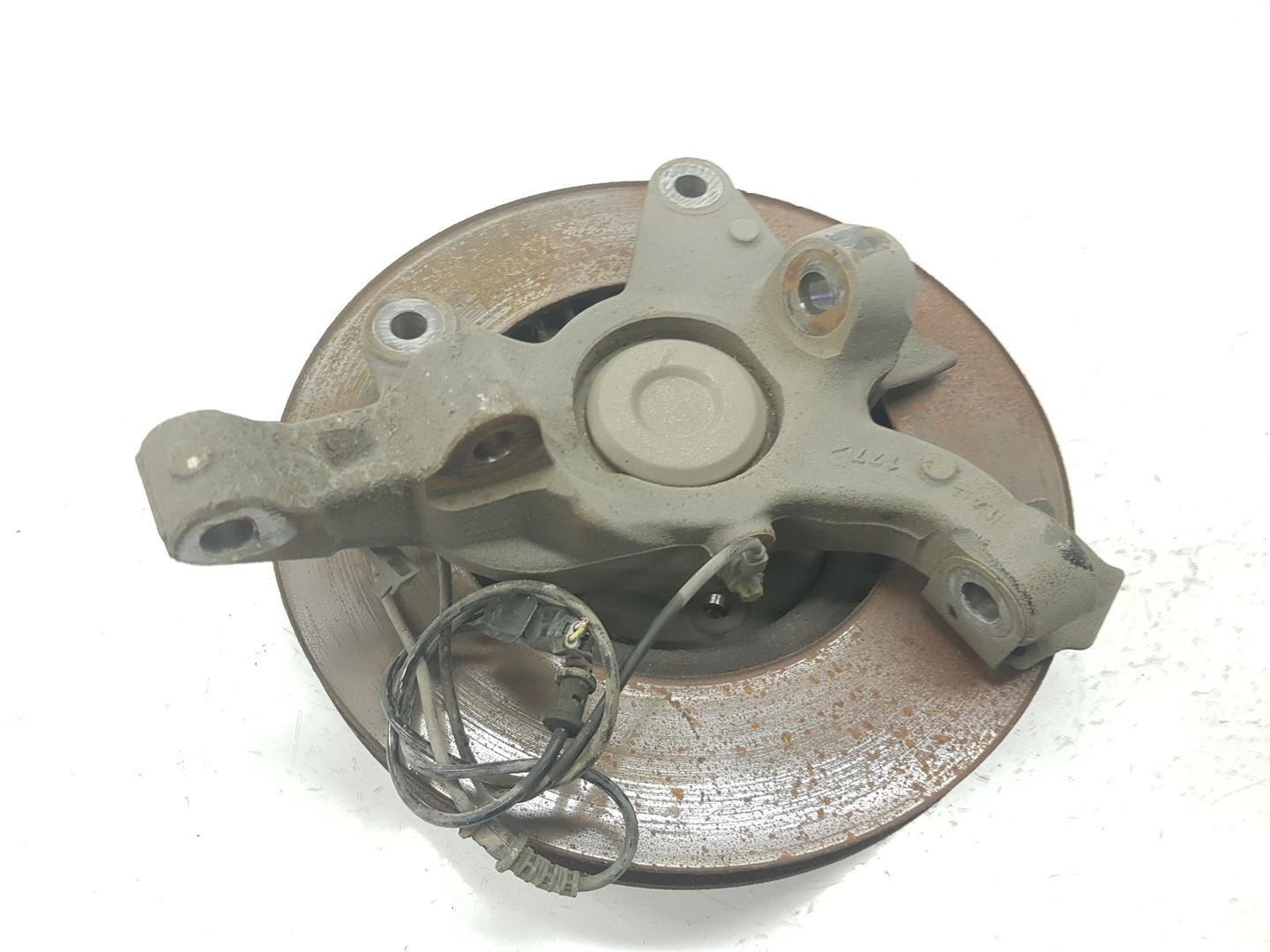 MERCEDES-BENZ Front Right Wheel Hub A4473300720, A4473300720 24144217