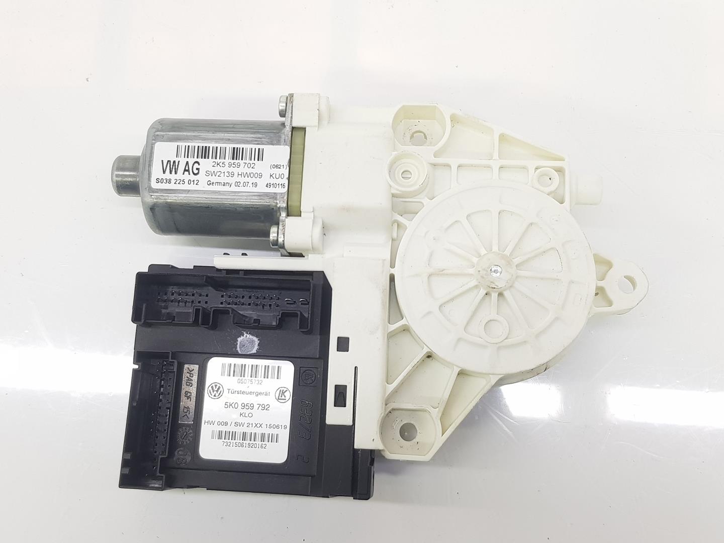 VOLKSWAGEN Caddy 4 generation (2015-2020) Front Right Door Window Control Motor 2K5959702A, 5K0959792, SOLOMOTOR 24137456