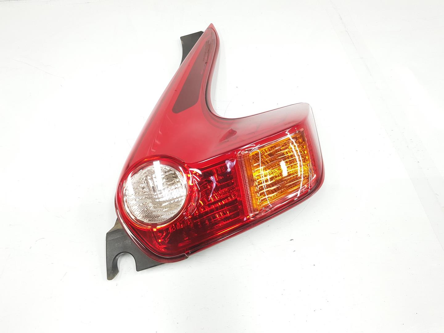 NISSAN Juke YF15 (2010-2020) Права задня фара 265501KA0B,265501KA0A 19829605