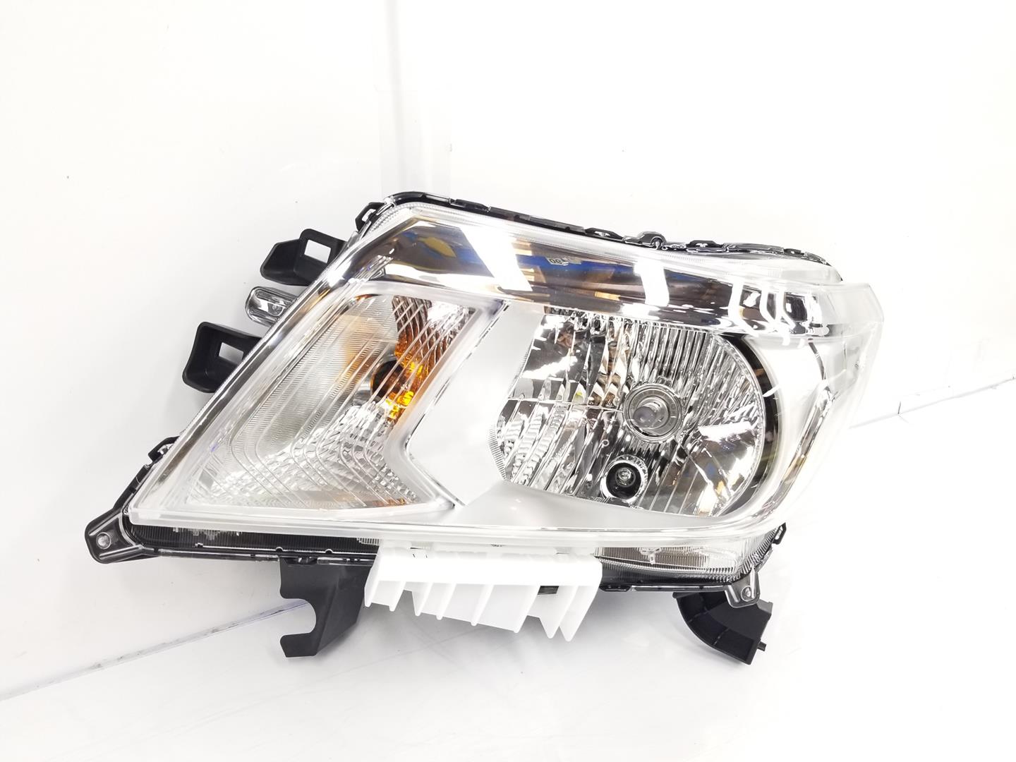 NISSAN NP300 1 generation (2008-2015) Front Left Headlight 260604KJ2A 24126060