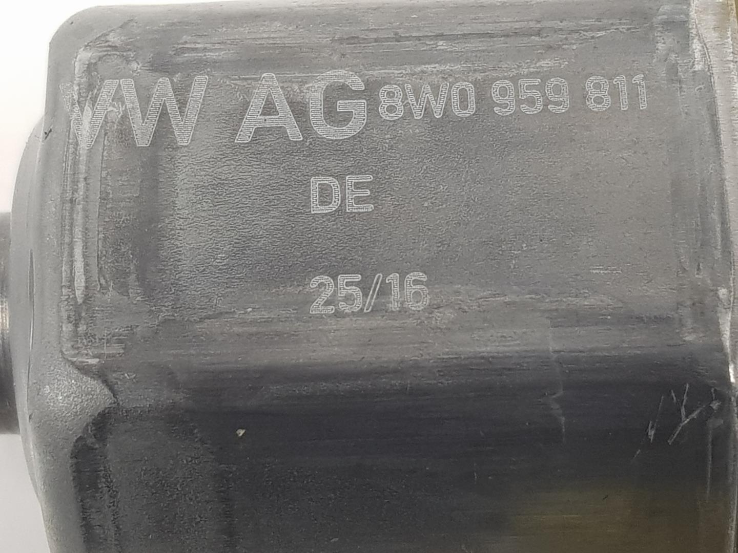 AUDI A4 B9/8W (2015-2024) Galinių kairių durų stiklo pakelėjo varikliukas 8W0959811, 0130822669, SOLOMOTOR 19784445