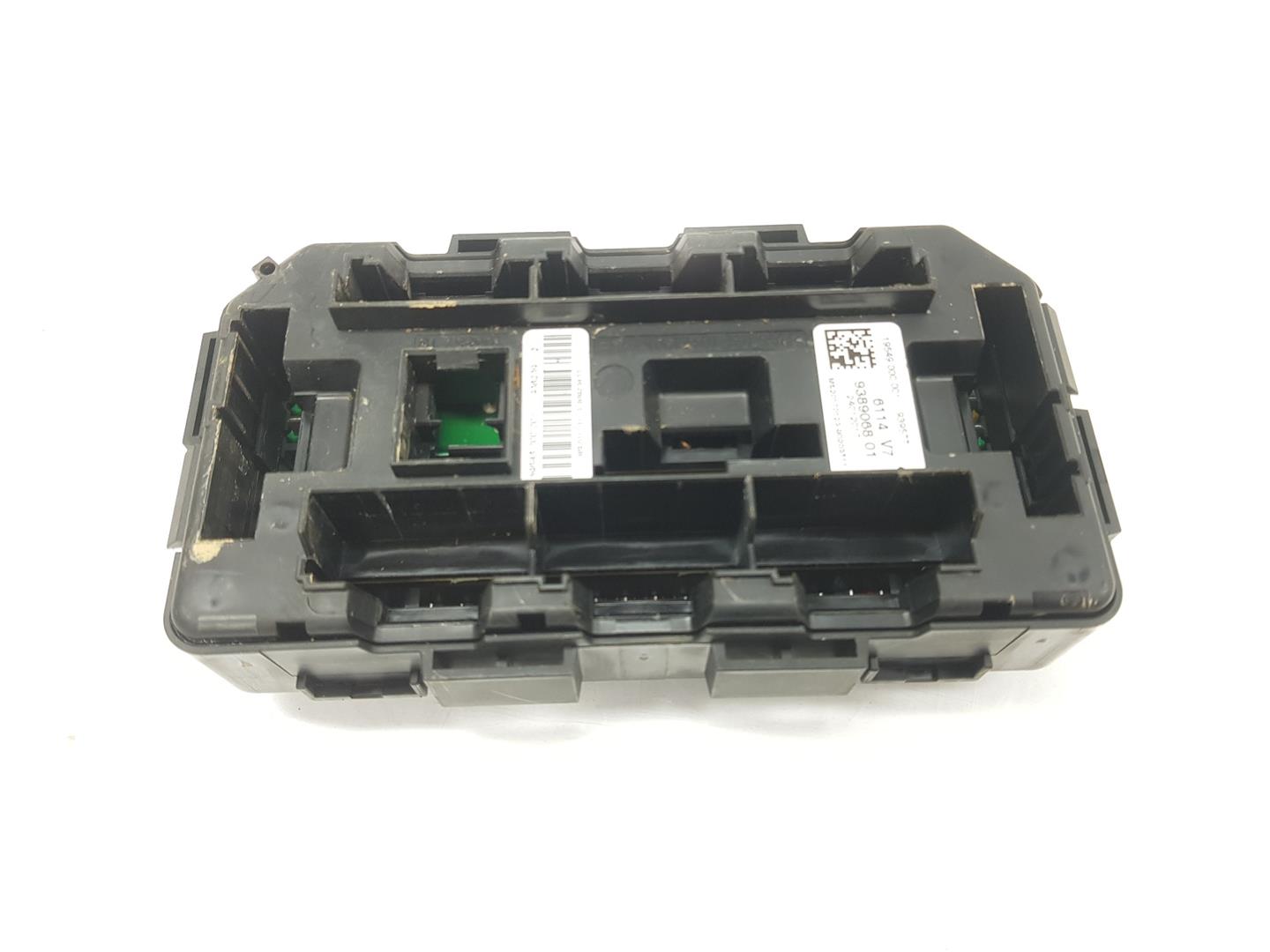 BMW 2 Series F22/F23 (2013-2020) Fuse Box 61149224866, 61149389068 21048480