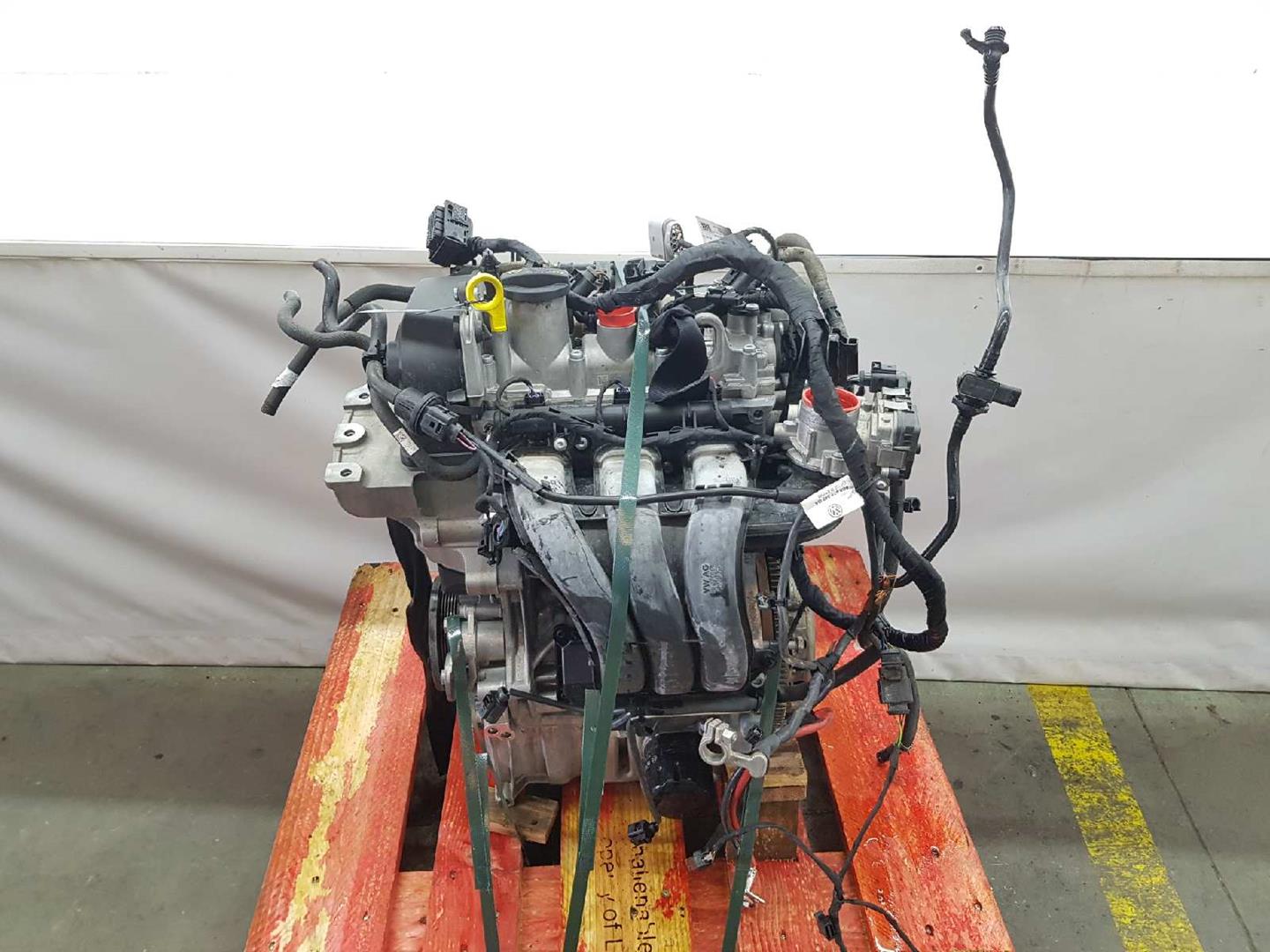SKODA Yeti 1 generation (2009-2018) Двигатель CHYB 19693251