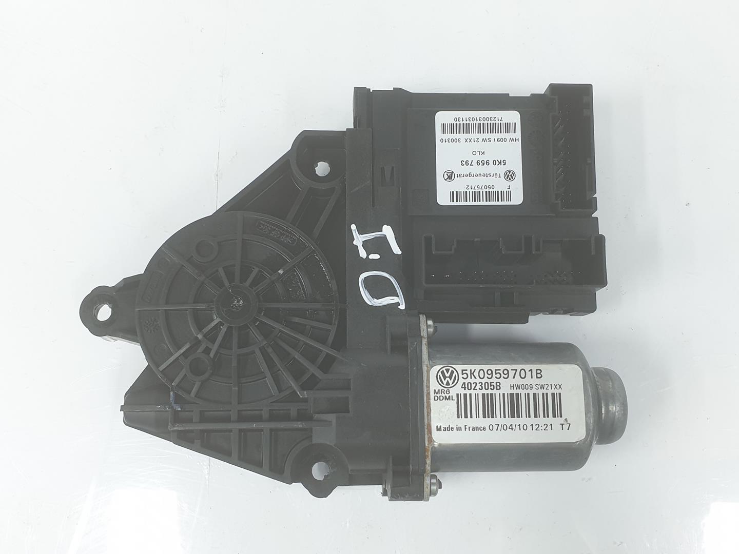 VOLKSWAGEN Golf 6 generation (2008-2015) Moteur de lève-vitre de porte avant gauche 5K0959701B,5K0959701B 19845847