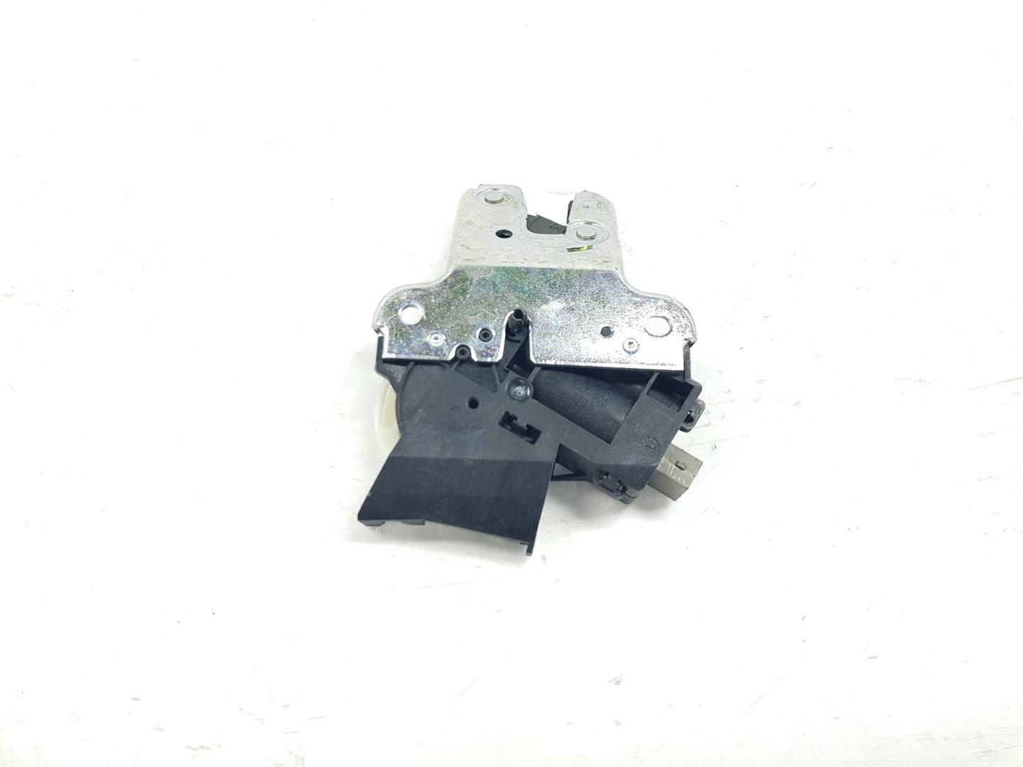 AUDI A5 Sportback B6/8E (2000-2005) Замок крышки багажника 4F5827505D, 4F5827505D 19912010