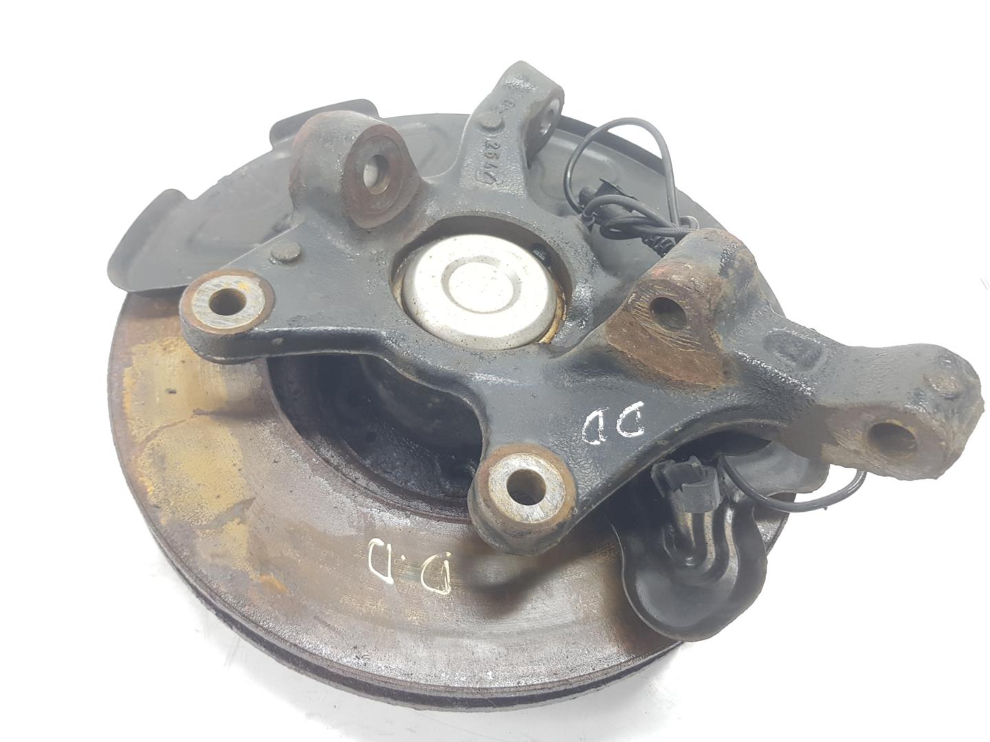 MERCEDES-BENZ Front Right Wheel Hub A4473300720, A4473300720 24242553