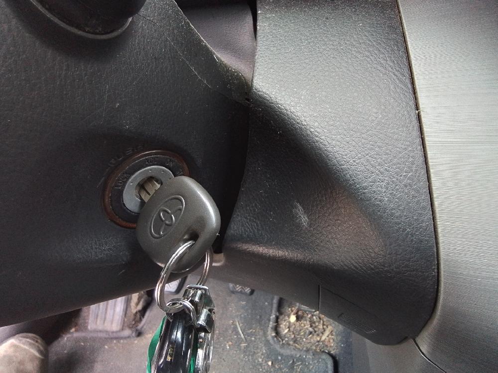 Commutatore avviamento 2AD 8978342020 de Toyota Rav 4 iii (_a3_) 2008-2013 136 CV con 329927 km - pieza usada