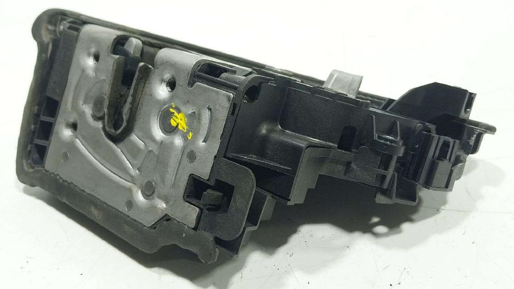 Fecho da porta tras esquerda B47 D20 B 51227281939 de Bmw X5 (f15, f85) 2013-2018 231 CV con 251452 km - pieza usada