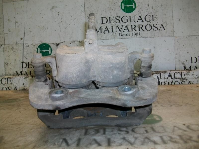 Pinza de freno delantera derecha de Nissan Navara (d22) 2001-2001 133 CV - pieza usada