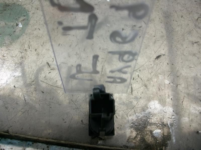 Mando elevalunas trasero derecho D6BA de Ford Mondeo iii sedán (b4y) 2000-2007 115 CV - pieza usada