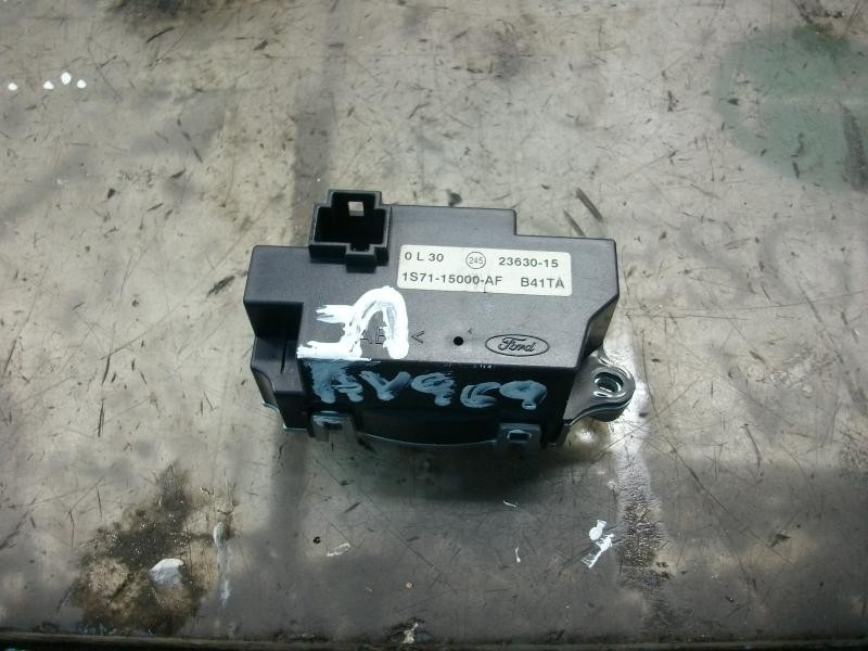 Mando multifunción D6BA de Ford Mondeo iii sedán (b4y) 2000-2007 115 CV - pieza usada