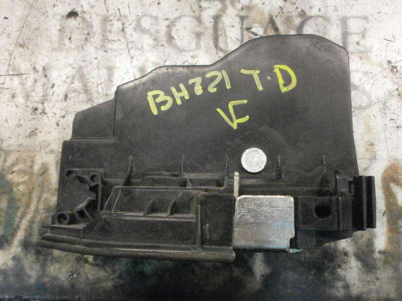 Cerradura puerta trasera derecha M57306D3 51227202148 de Bmw 5 touring (e61) 2005-2007 218 CV con 153216 km - pieza usada