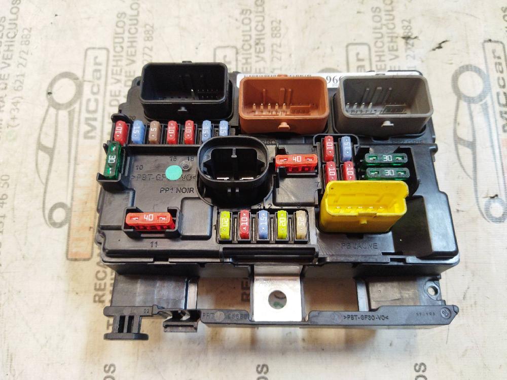 Caja de relés / fusibles 9667199680 de Citroen C3 2009-2017 60 CV