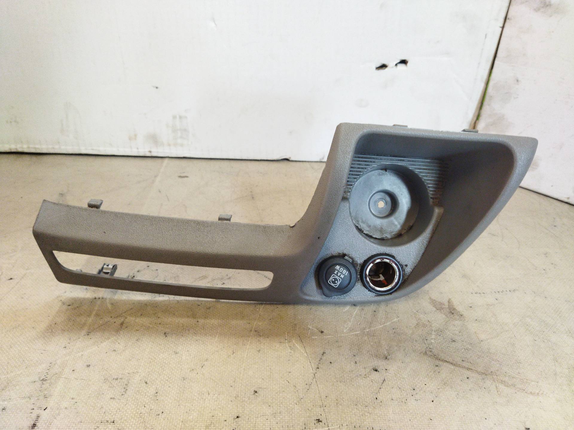Moldura 1308183070 de Citroen Jumper i caja/chasis (244) 2006-2014 120 CV - pieza usada