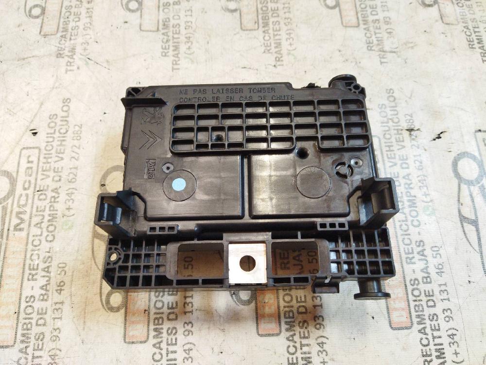 Caja de relés / fusibles 9667199680 de Citroen C3 2009-2017 60 CV - pieza usada