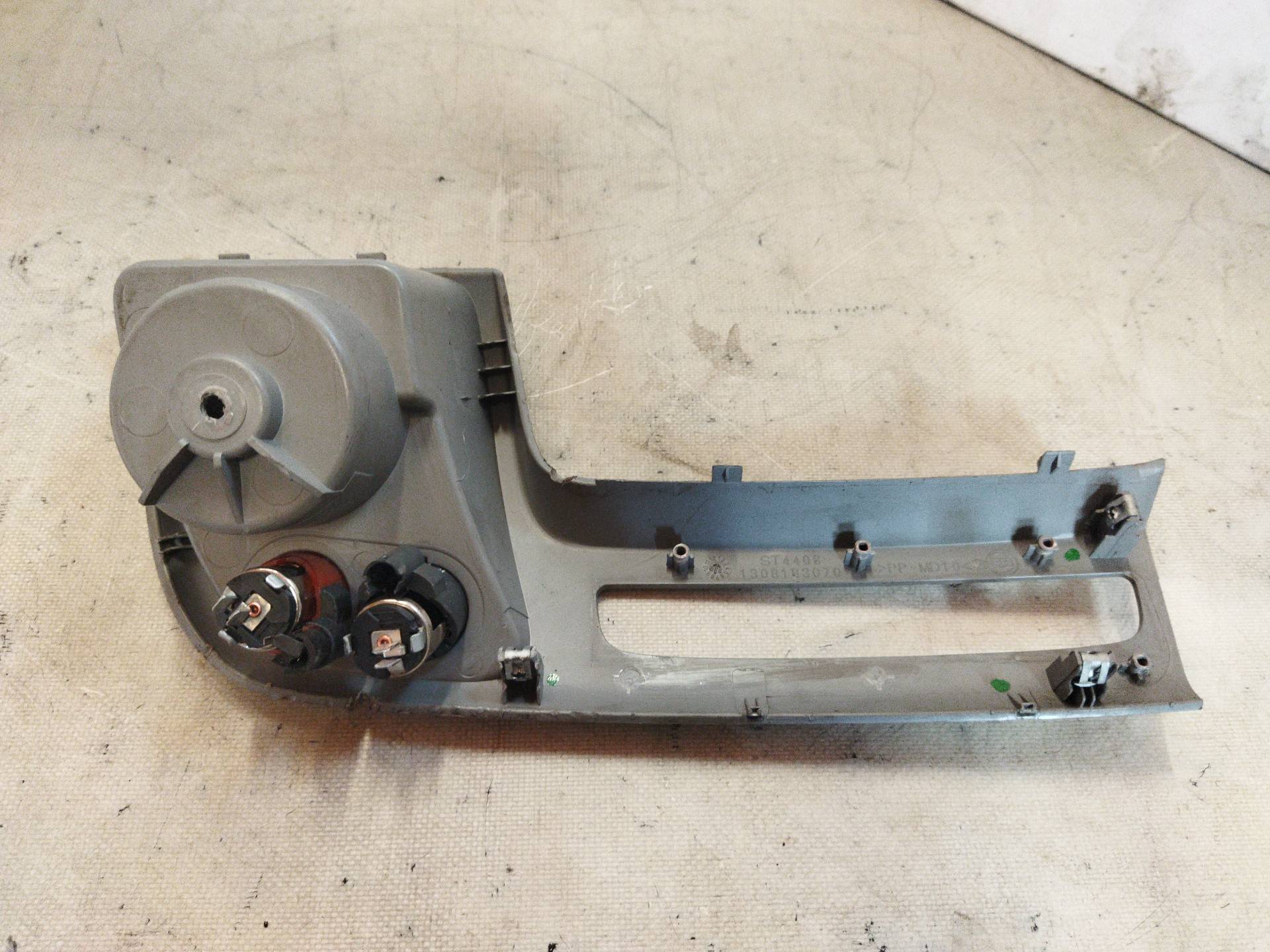 Moldura 1308183070 de Citroen Jumper i caja/chasis (244) 2006-2014 120 CV - pieza usada