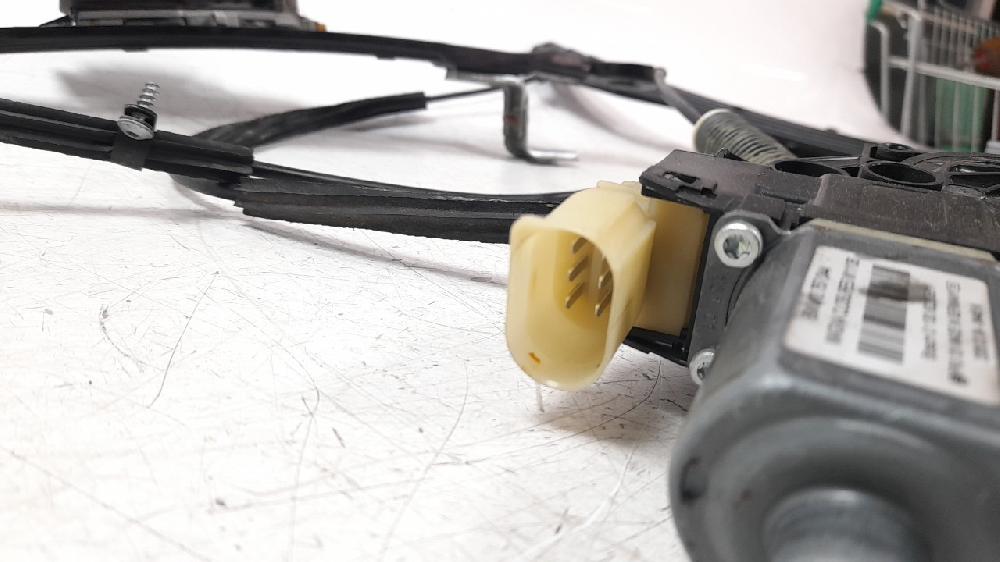Elevalunas delantero derecho N12B16A 51332756084 de Mini Mini clubman (r55) 2007-2010 con 111034 km - pieza usada