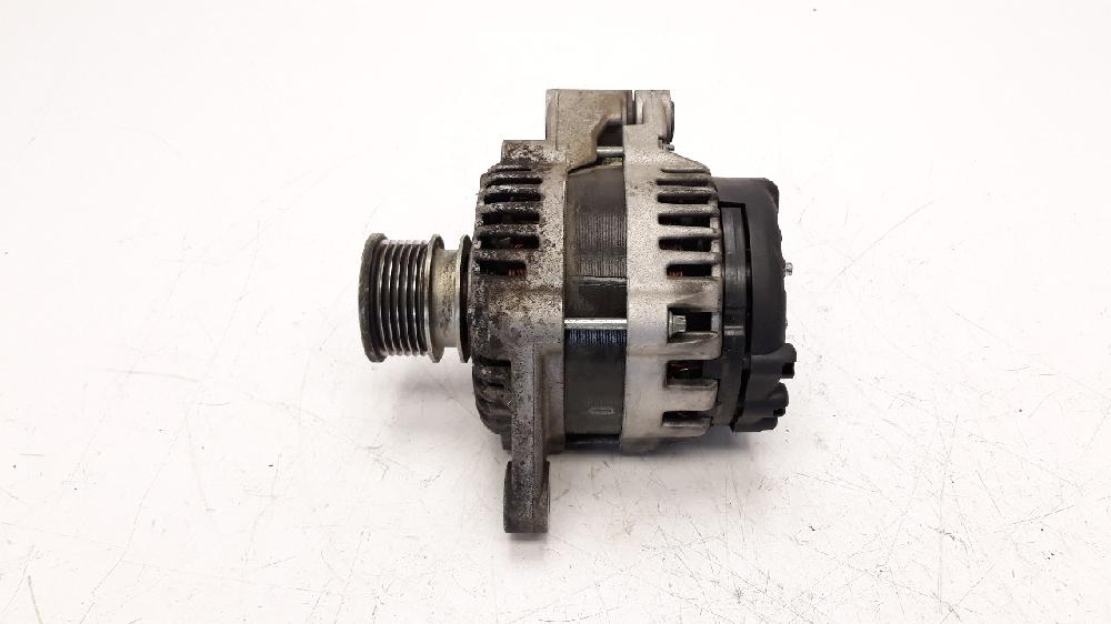 Alternador A20DTH 13579668 de Opel Insignia a sports tourer (g09) 2008-2012 160 CV con 152988 km