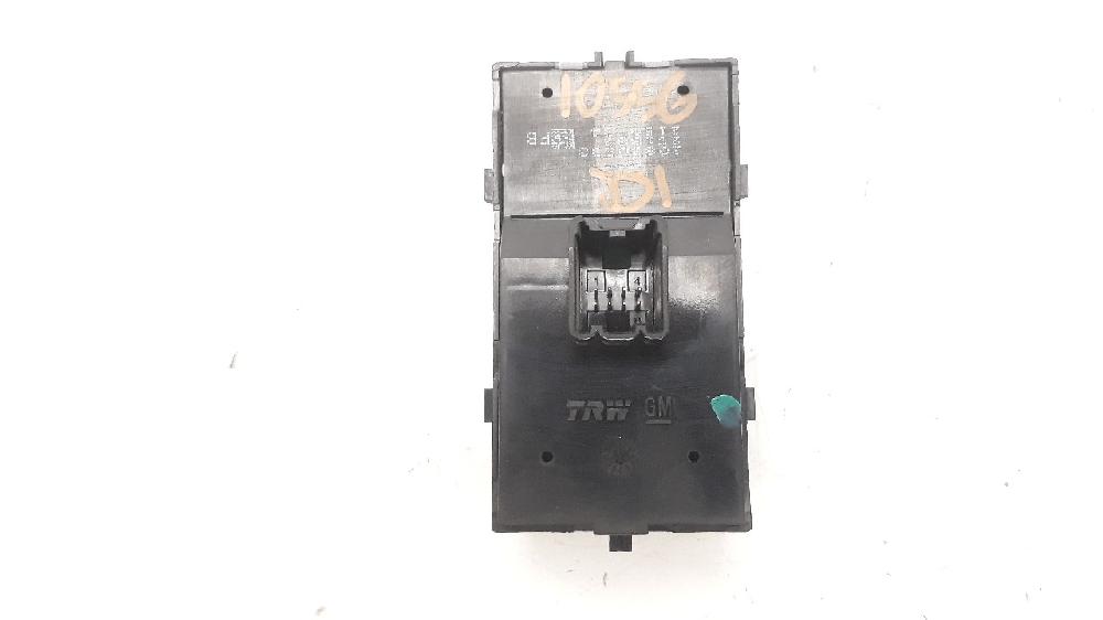 Fensterheber schalter vorne links Z20D1 20830838 de Chevrolet Cruze hatchback (j305) 2009-2014 163 CV con 445079 km - pieza usada