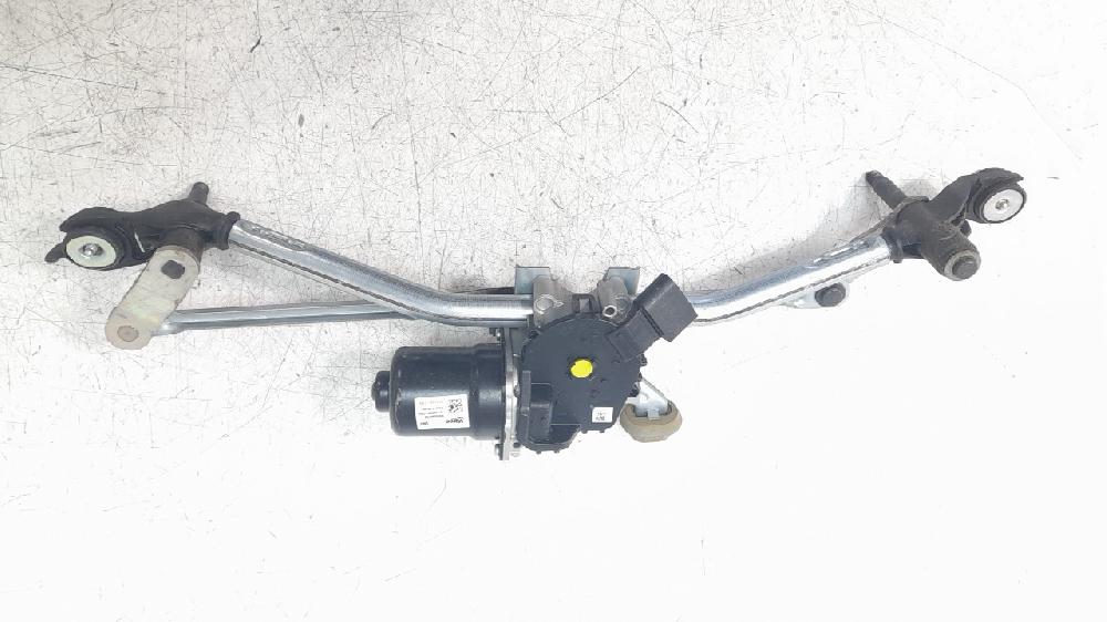 Motor limpia delantero 9824784980 de Peugeot 208 i (ca_, cc_) 2012-0 102 CV con 34050 km