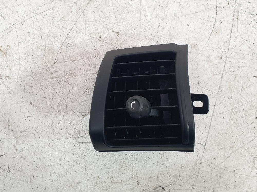 Carcasa aireador trasero central B37 C15 A 64229265405 de Mini Mini (f55) 2013-0 116 CV con 104809 km