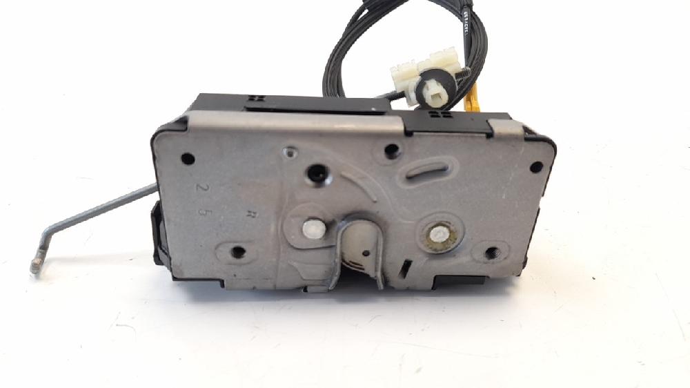 Serrure avant droit B14XER 13431840 de Opel Corsa d (s07) 2011-2014 con 5916 km - pieza usada