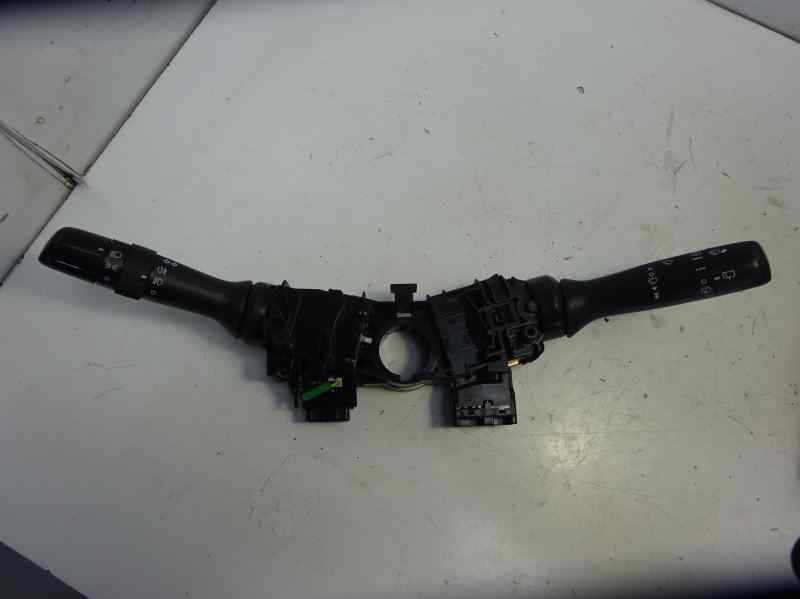 Mando multifunción 1NZFXE 173832 de Toyota Yaris verso (_p2_) 2002-2005 75 CV con 85288 km