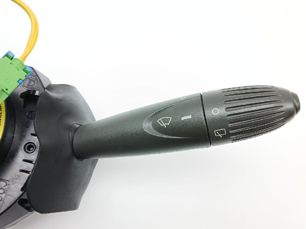 Commande autoradio 188 A4.000 735444632 de Fiat Panda / panda classic (169_) 2010-2013 60 CV - pieza usada
