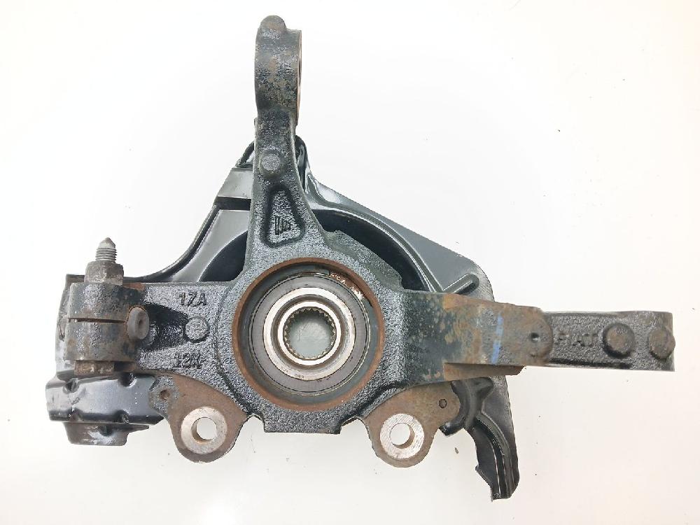 Mangueta delantera izquierda 552 80 444,940 C1.000,955 A3.000 51910432 de Fiat 500l (351_, 352_) 2014-1 120 CV - pieza usada